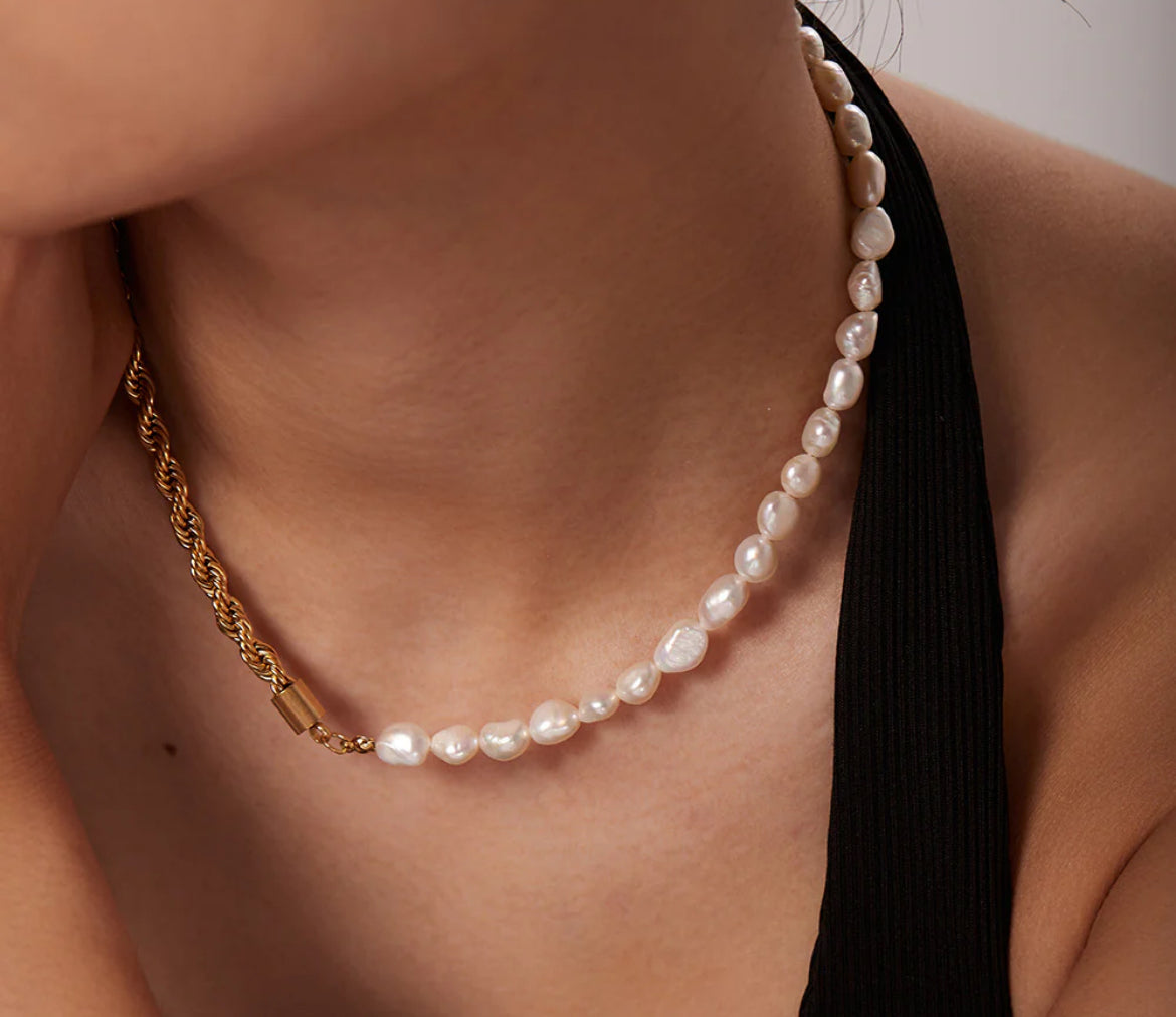 Rope Pearl Necklace