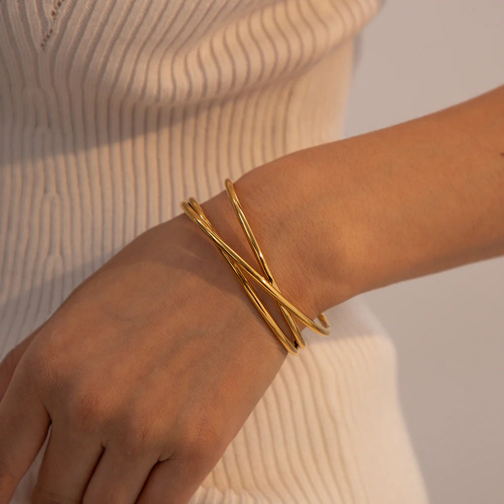 Gold bangle