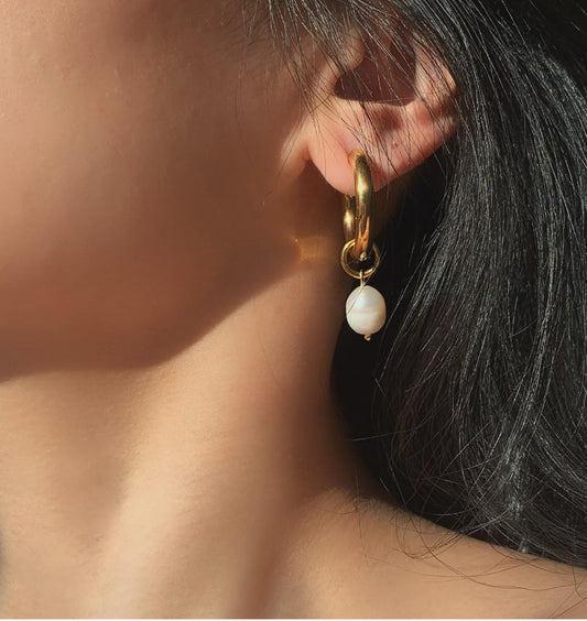 Freshwater pearl Hoops