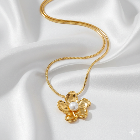 Flower Pearl Necklace