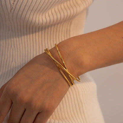 Gold bangle