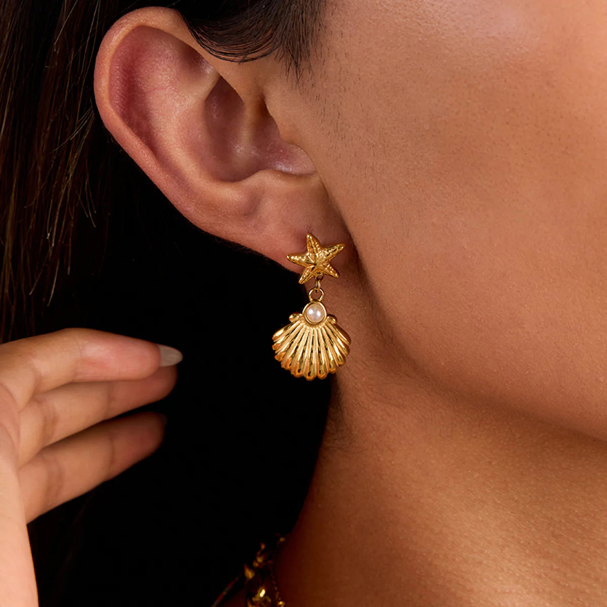 Seashell with starfish earrings